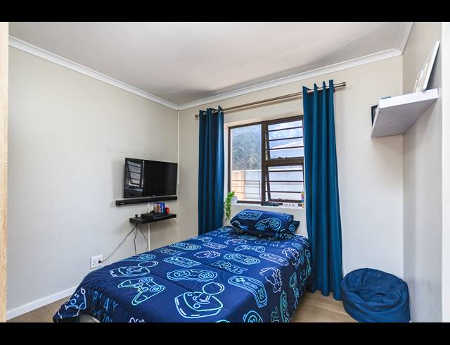 4 BEDROOM FREEHOLD FOR SALE IN PARKLANDS